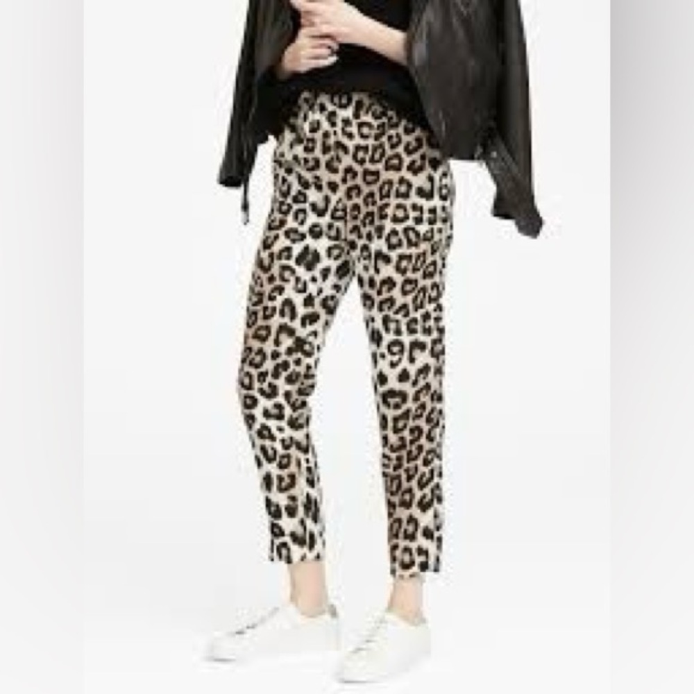 Banana Republic Hayden Pull-On Leopard Print Pant / Size: Medium / Animal Print